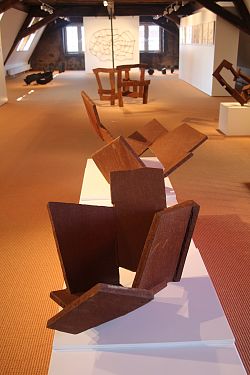 Skulpturen aus Eisen und Stahl. 